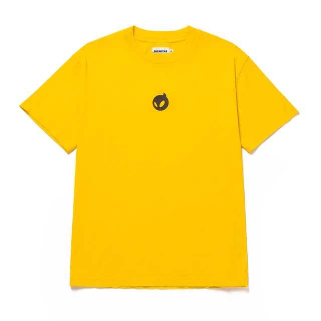 Yellow t-shirt with Dignitas logo in front